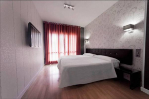  Hostal Un Punto Chic-Joaquin Costa  Уэска